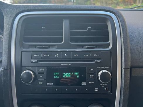 Used 2010 Dodge Caliber SXT image 12