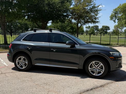 Used 2019 Audi Q5 2.0T Premium w/ Convenience Package AWD/4WD image 1