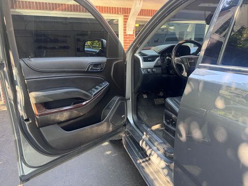 Used 2020 GMC Yukon XL SLT w/ Value Plus Edition AWD/4WD image 11