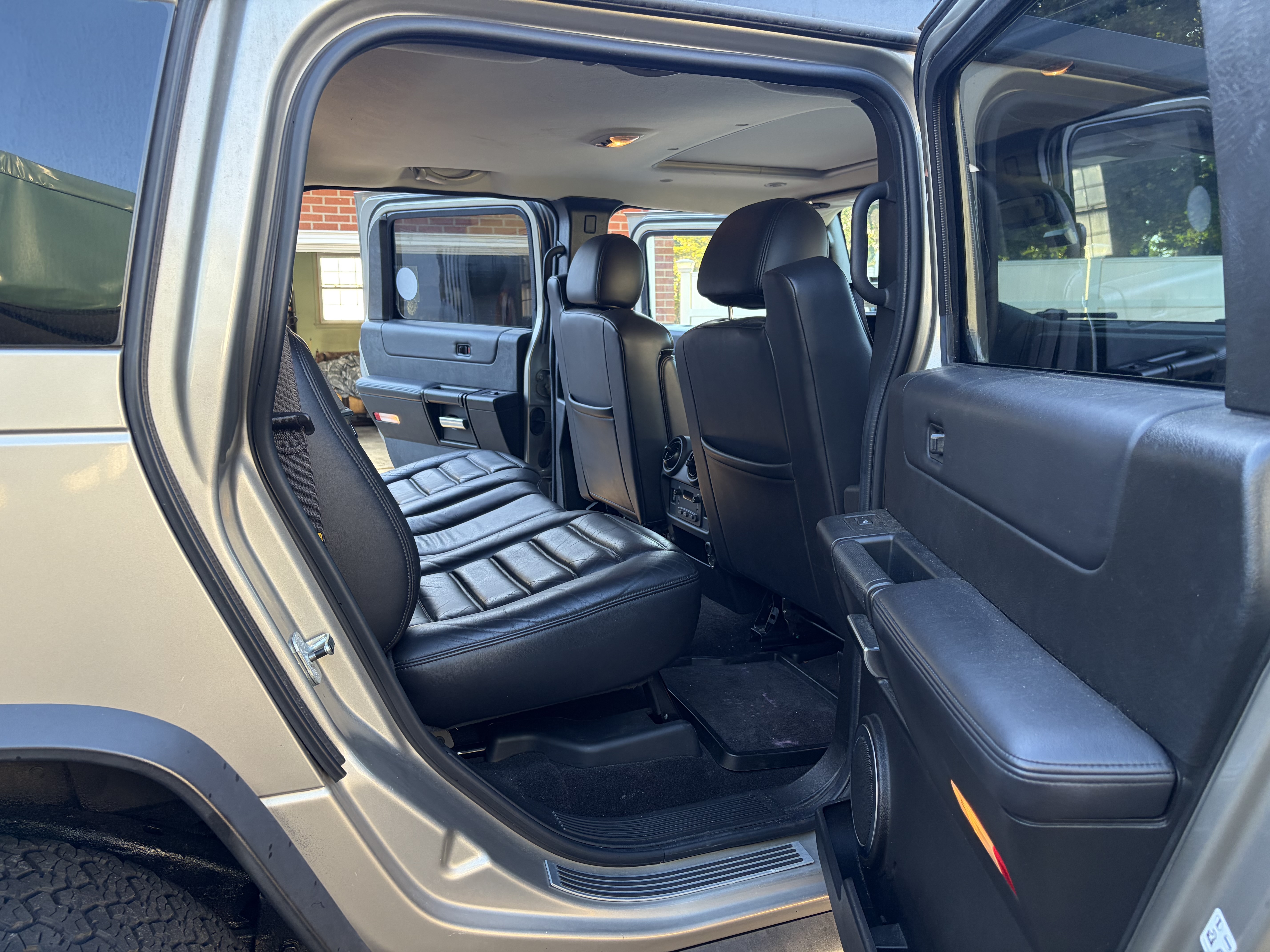 Used 2005 HUMMER H2 w/ Preferred Equipment Group AWD/4WD image 16