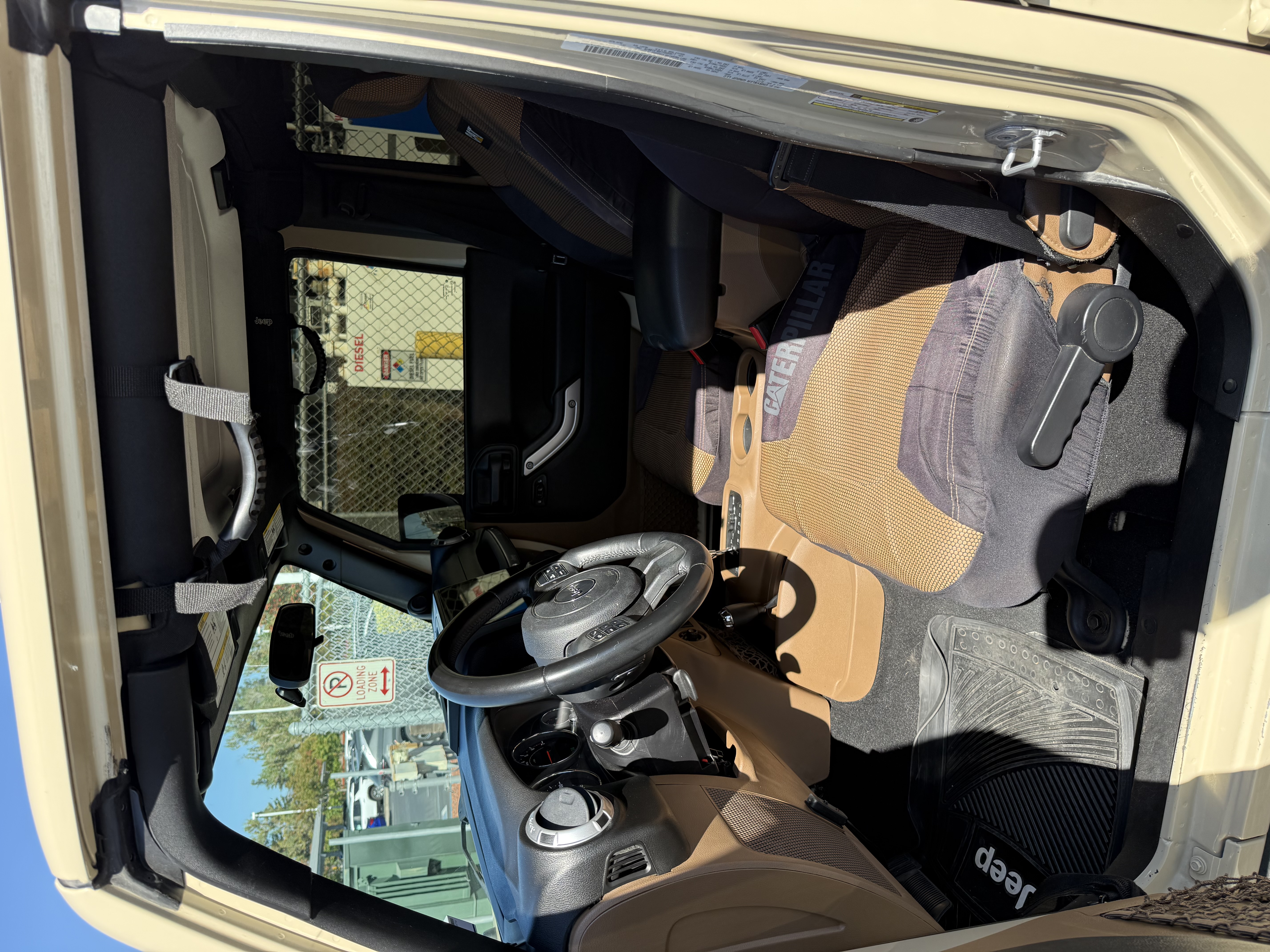 Used 2011 Jeep Wrangler Unlimited Sahara w/ Connectivity Group AWD/4WD image 13