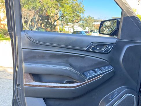 Used 2019 Chevrolet Suburban LT image 8