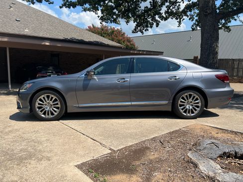 Used 2013 Lexus LS 460 L w/ Preferred Accessory Package RWD image 5