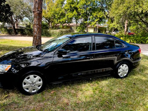 Used 2014 Volkswagen Jetta S image 1