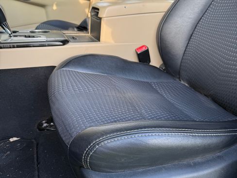 Used 2012 Toyota Camry LE FWD image 4