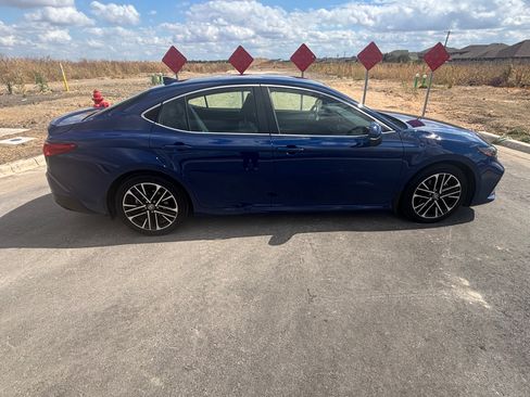 Used 2025 Toyota Camry XLE image 1