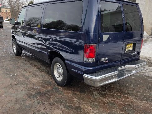 Used 2012 Ford E-150 and Econoline 150 Wagon w/ Interior Upgrade Pkg image 2