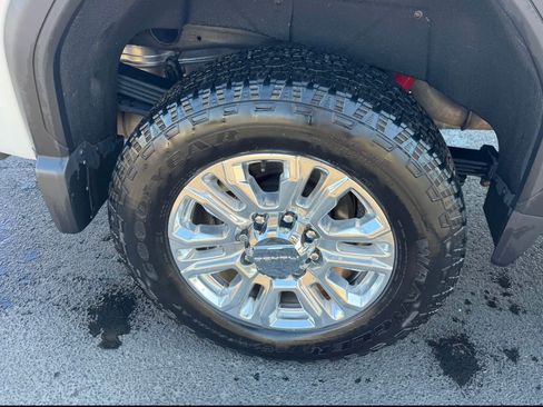 Used 2020 GMC Sierra 2500 Denali w/ Denali Ultimate Package image 11