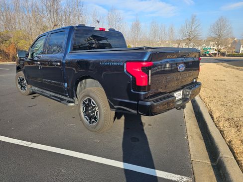Used 2023 Ford F150 Lightning XLT image 6