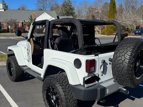 Used 2014 Jeep Wrangler Sahara w/ Connectivity Group image 8