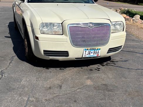 Used 2006 Chrysler 300 RWD image 8