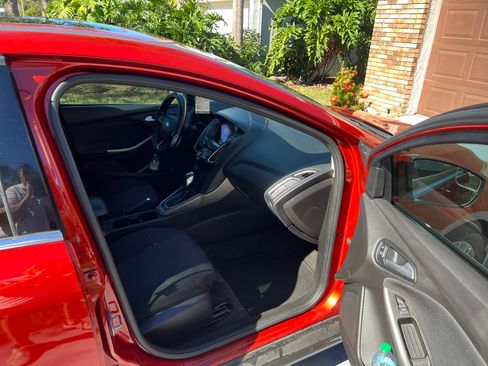 Used 2018 Ford Focus Titanium image 10