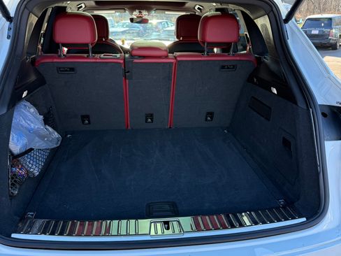 Used 2023 Porsche Cayenne Platinum Edition image 14