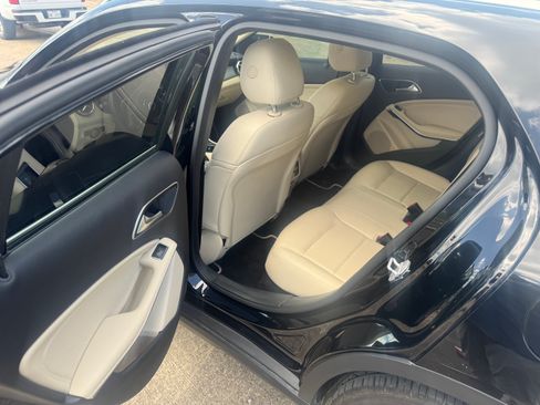 Used 2018 Mercedes-Benz GLA 250 image 12