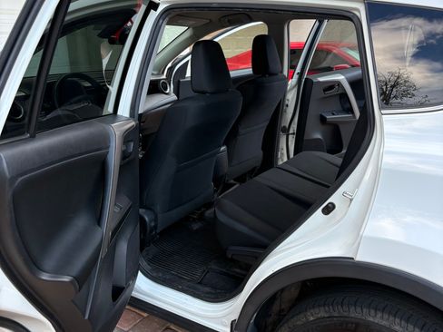 Used 2017 Toyota RAV4 LE AWD/4WD image 11
