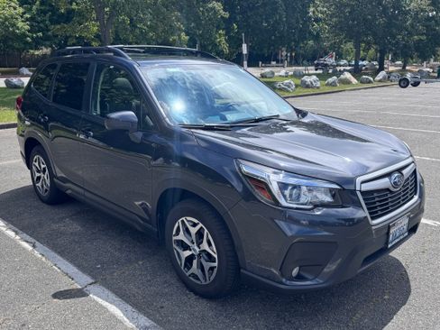 Used 2019 Subaru Forester Premium AWD/4WD image 13