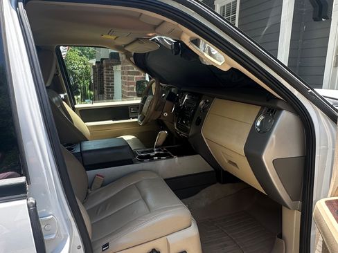 Used 2011 Ford Expedition EL XLT w/ 201A Rapid Spec Order Code RWD image 5
