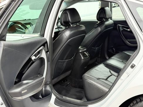 Used 2012 Hyundai Azera Sedan 4D image 16