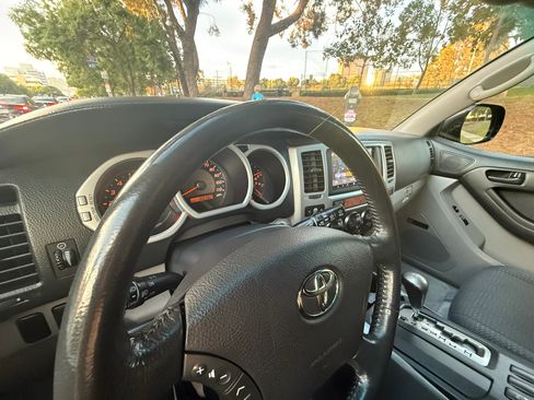 Used 2004 Toyota 4Runner Sport image 11