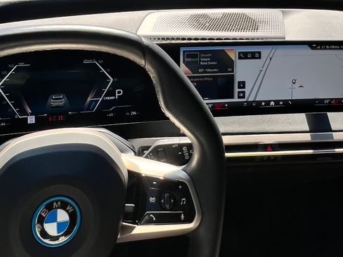 Used 2024 BMW iX xDrive50 w/ Sport Package image 8