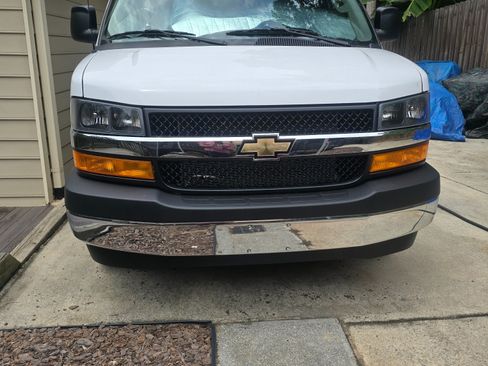 Used 2025 Chevrolet Express 2500 w/ Driver Convenience Package RWD image 2