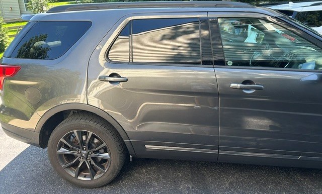 Used 2018 Ford Explorer XLT w/ Equipment Group 202A AWD/4WD image 5