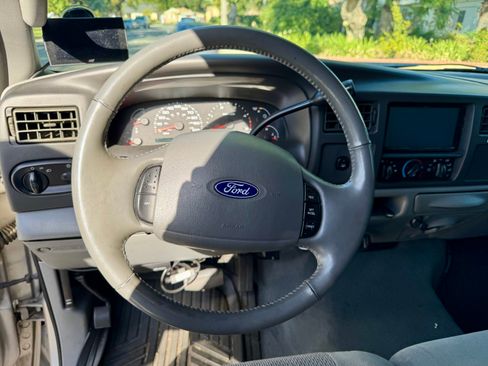 Used 2003 Ford Excursion XLT RWD image 17