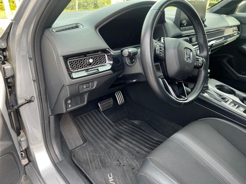 Used 2023 Honda Civic Sport image 8