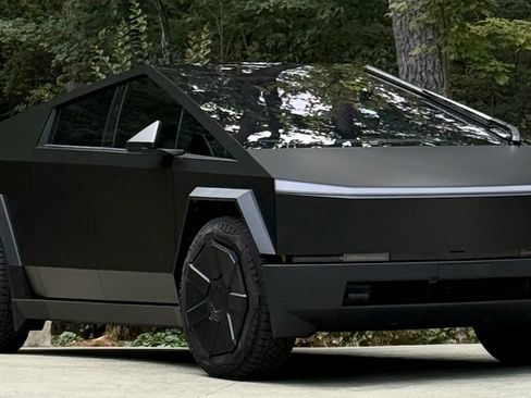 Used 2025 Tesla Cybertruck AWD Crew Cab image 2