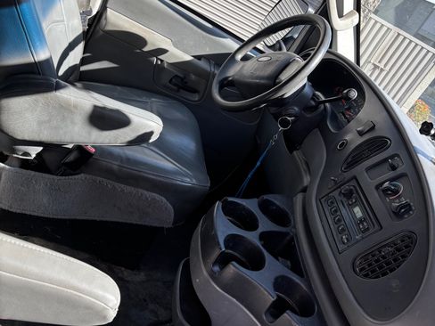 Used 2008 Ford E-350 and Econoline 350 Extended Super Duty image 6