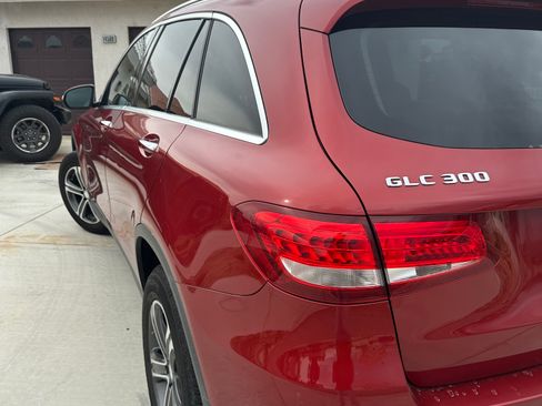 Used 2017 Mercedes-Benz GLC 300 4MATIC image 11