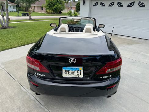 Used 2010 Lexus IS 250C w/ Luxury Pkg RWD image 11