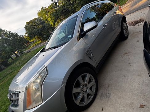 Used 2011 Cadillac SRX Performance image 1