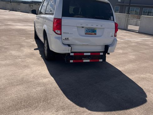 Used 2017 Dodge Grand Caravan SE w/ Power Window Group image 8