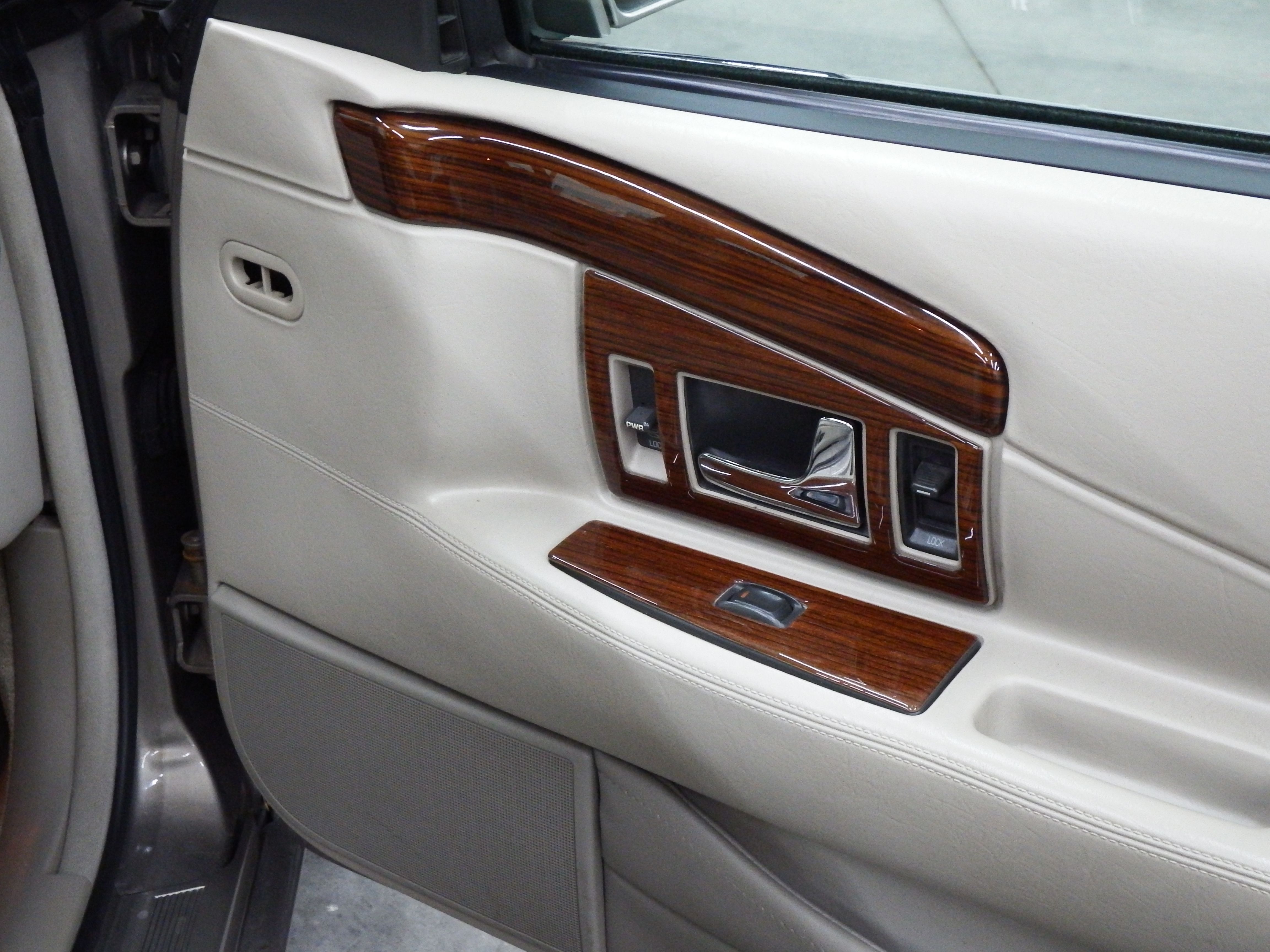 Used 2002 Cadillac Eldorado ESC w/ Preffered Equipment Group FWD image 13