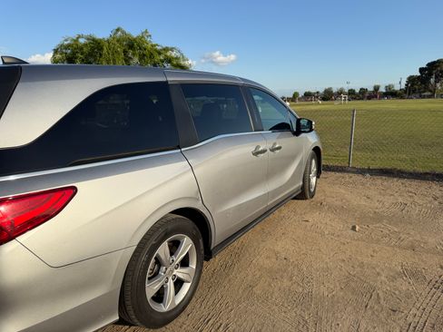 Used 2019 Honda Odyssey EX image 4