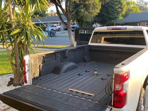 Used 2022 Chevrolet Silverado 2500 LT w/ Convenience Package image 8