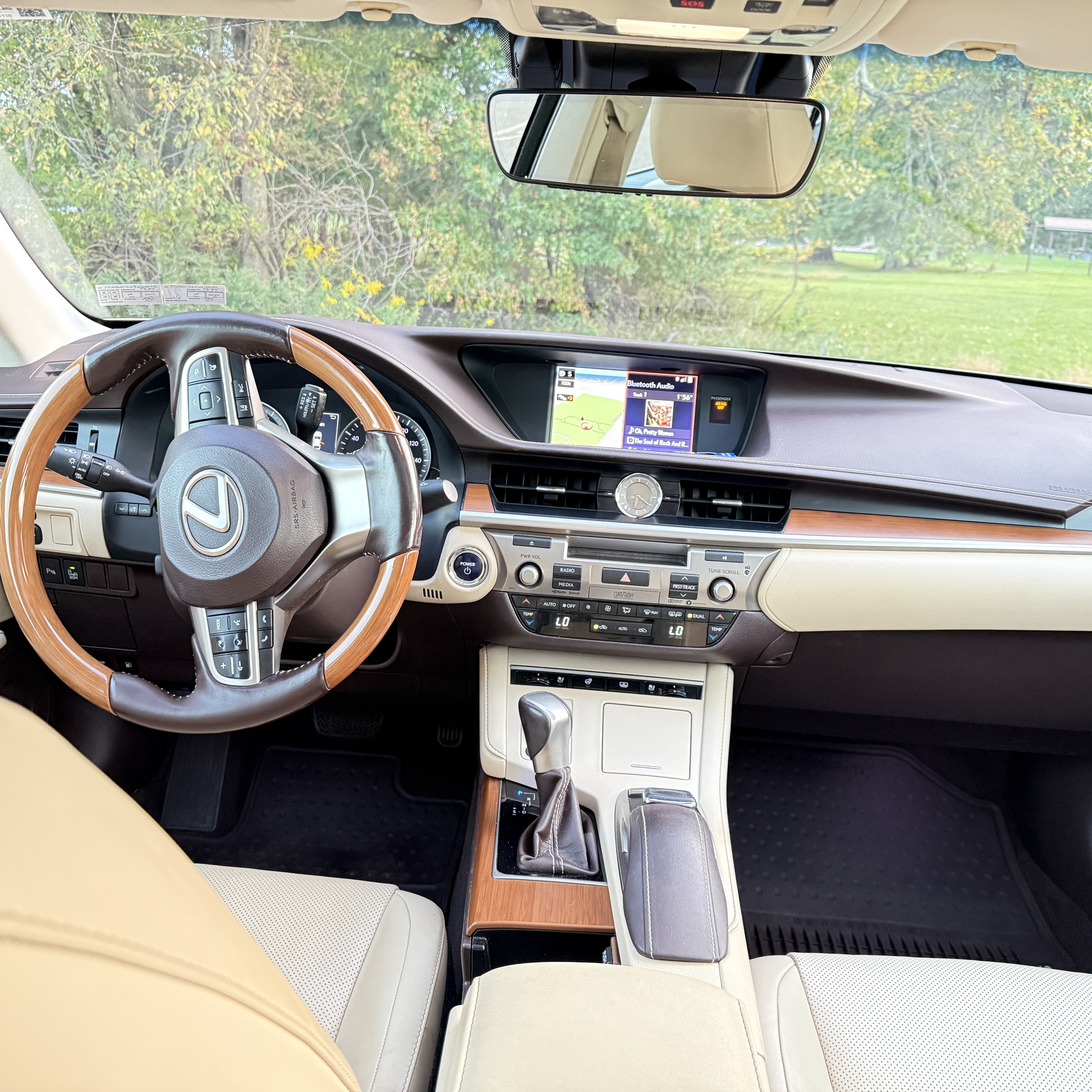 Used 2017 Lexus ES 300h FWD image 16