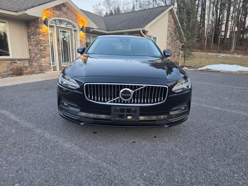 Used 2022 Volvo S90 B6 Momentum image 8