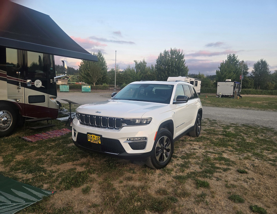 Used 2023 Jeep Grand Cherokee 4WD 4xe image 4