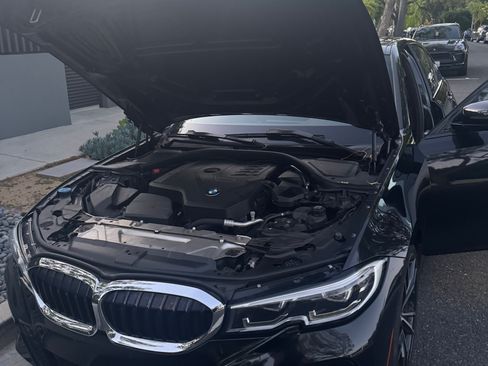 Used 2019 BMW 330i Sedan w/ M Sport Package RWD image 10