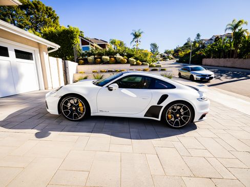 Used 2021 Porsche 911 Turbo S image 1