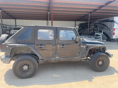 Used 2009 Jeep Wrangler Unlimited X image 1