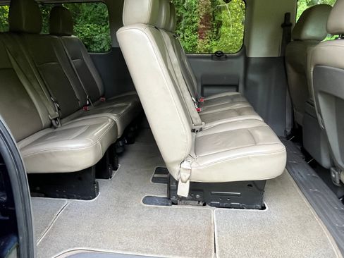 Used 2013 Nissan NV 3500 SL w/ Technology Pkg image 9