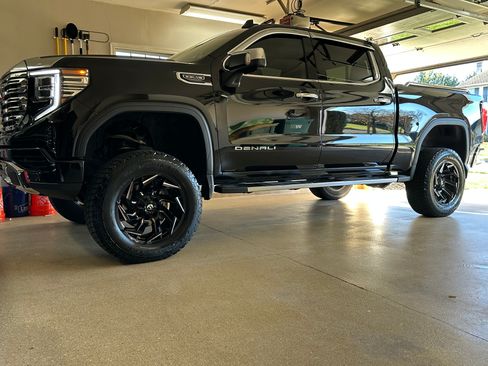 Used 2023 GMC Sierra 1500 Denali image 2