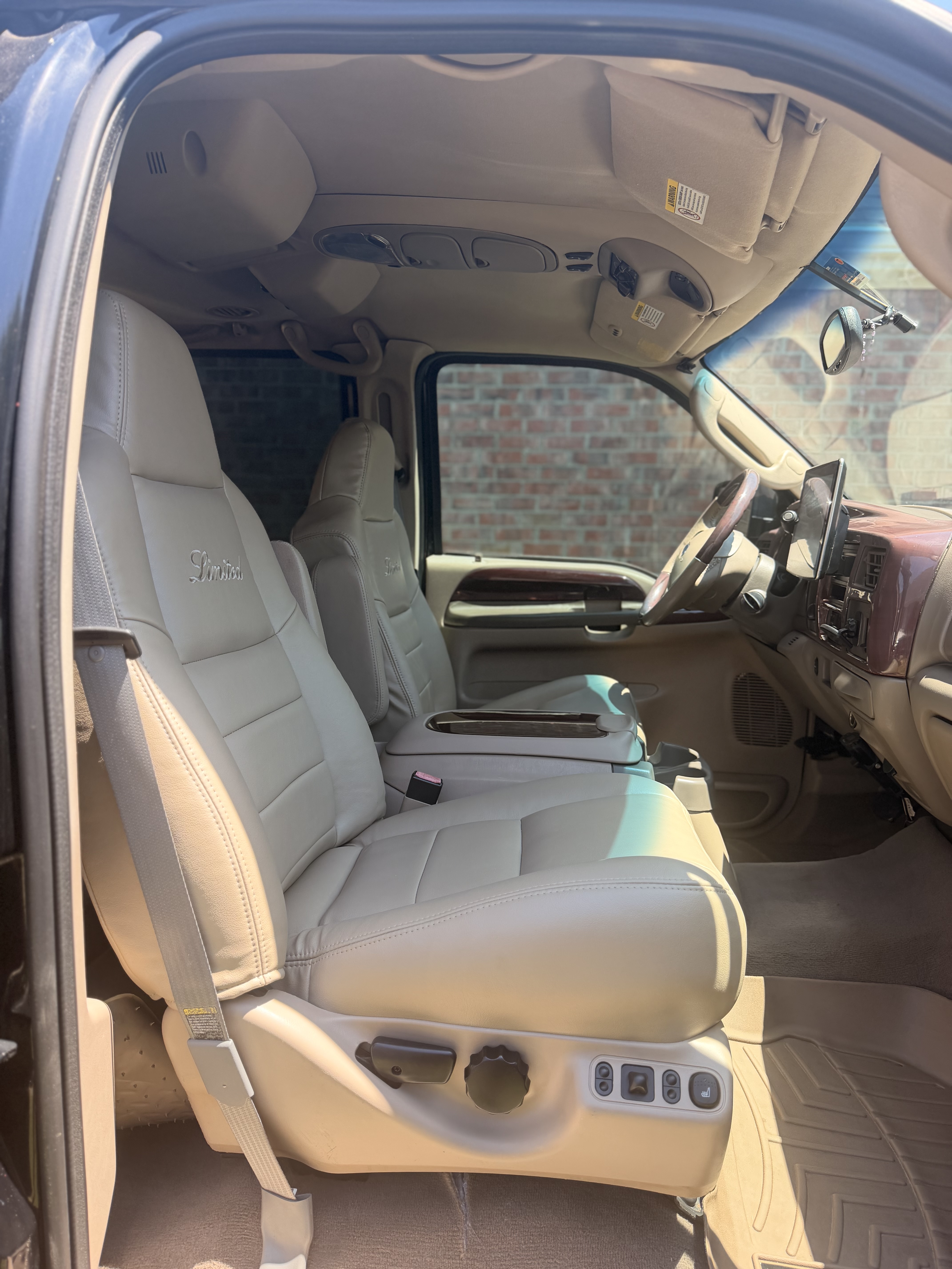Used 2004 Ford Excursion Limited AWD/4WD image 10