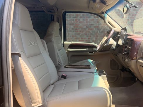 Used 2004 Ford Excursion Limited AWD/4WD image 10