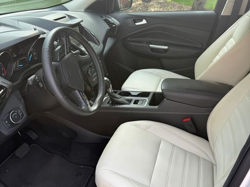 Used 2018 Ford Escape SEL w/ SEL Sport Appearance Package AWD/4WD image 19