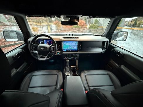 Used 2023 Ford Bronco Badlands w/ Sasquatch Package image 18