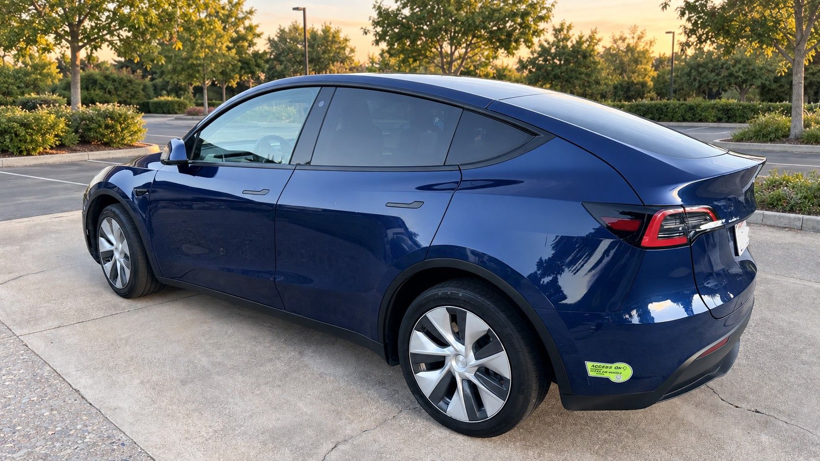Used 2023 Tesla Model Y Long Range AWD/4WD image 4